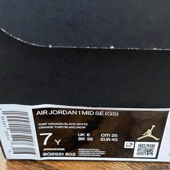 JORDAN 1’ MIDS - “TURF ORANGE” - size 7 men’s& kid/woman’s 8.5 - Picture 5 of 5